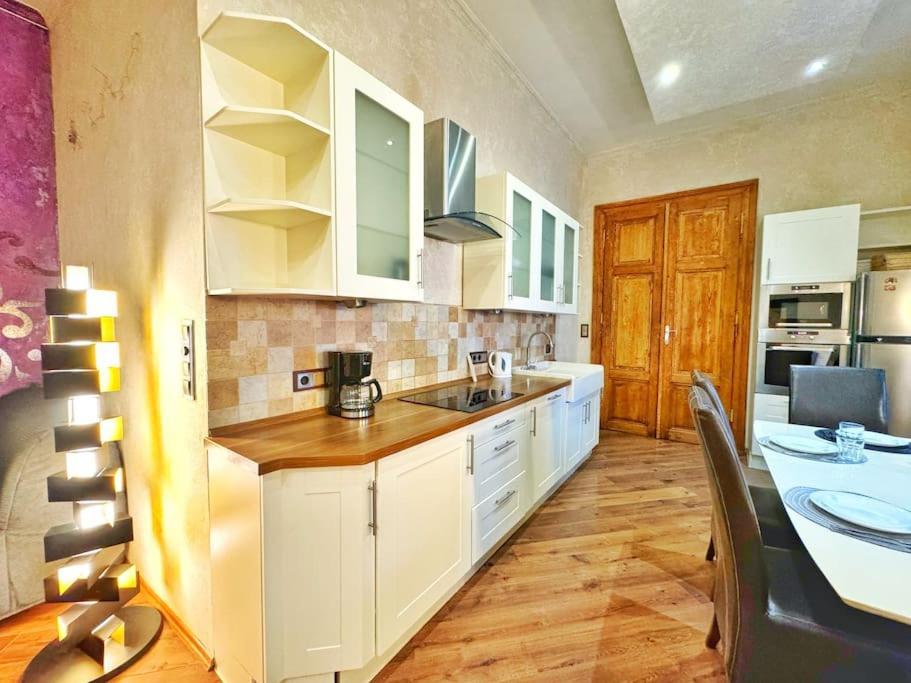 Ultra Central Apartment / 10 Ppl بودابست المظهر الخارجي الصورة
